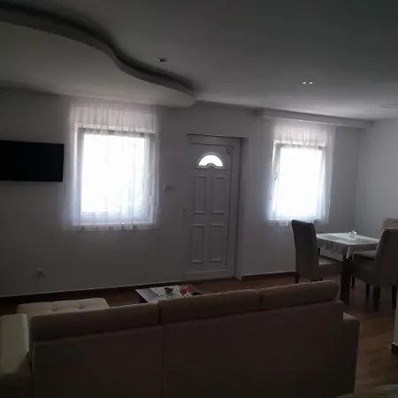 Simica Cose Апартаменты Врдник